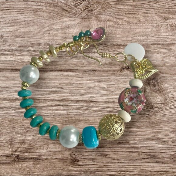 Spring Handmade Beaded Turquoise Dyed Howlite Bracelet - Picture 2 of 9